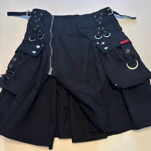 2000s Tripp NYC Black grunge men’s kilt